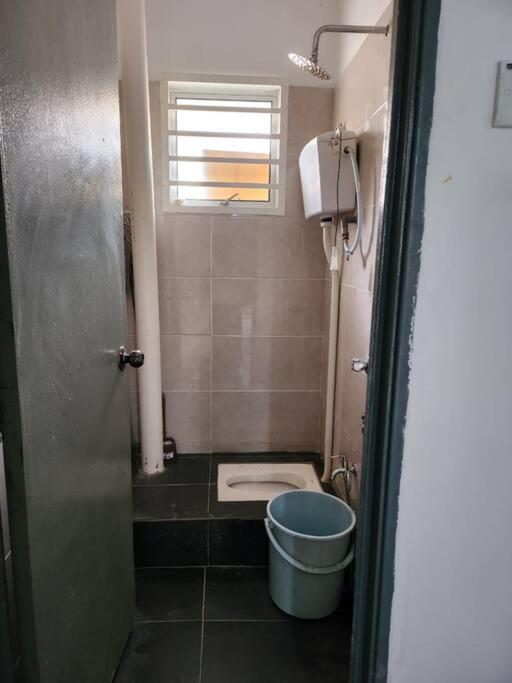 Вилла D'Haja 61 Klia Sepang With 3 Airconds & Wifi Бантинг Экстерьер фото